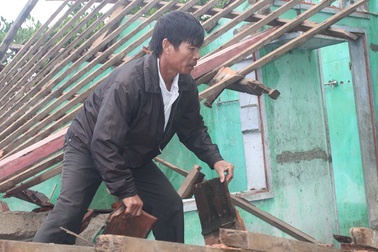 Mở 1 cửa xả lũ để bảo bảo vệ hồ Định Bình