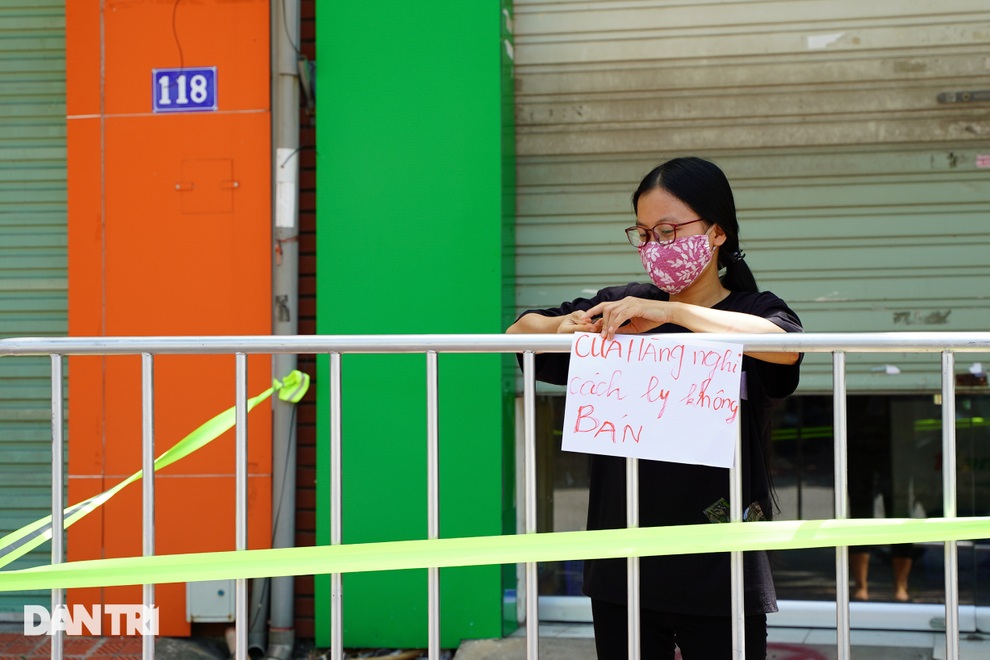 Hà Nội: Phong tỏa tòa chung cư 400 hộ dân và nhiều cửa hàng, quán ăn - 6 Hà Nội: Phong tỏa tòa chung cư 400 hộ dân và nhiều cửa hàng, quán ăn - 6