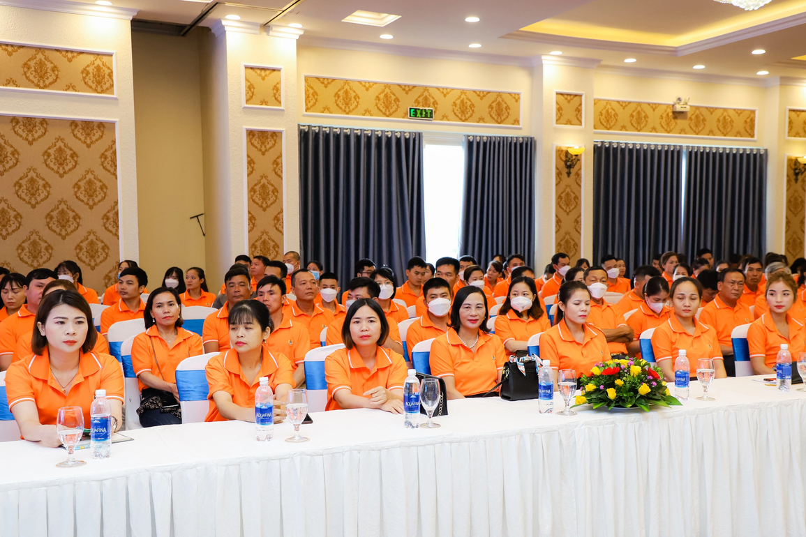 Chủ tịch tỉnh Nghệ An: Giải đáp nhiều thắc mắc về việc làm, tiền lương - 1 Chủ tịch tỉnh Nghệ An: Giải đáp nhiều thắc mắc về việc làm, tiền lương - 1