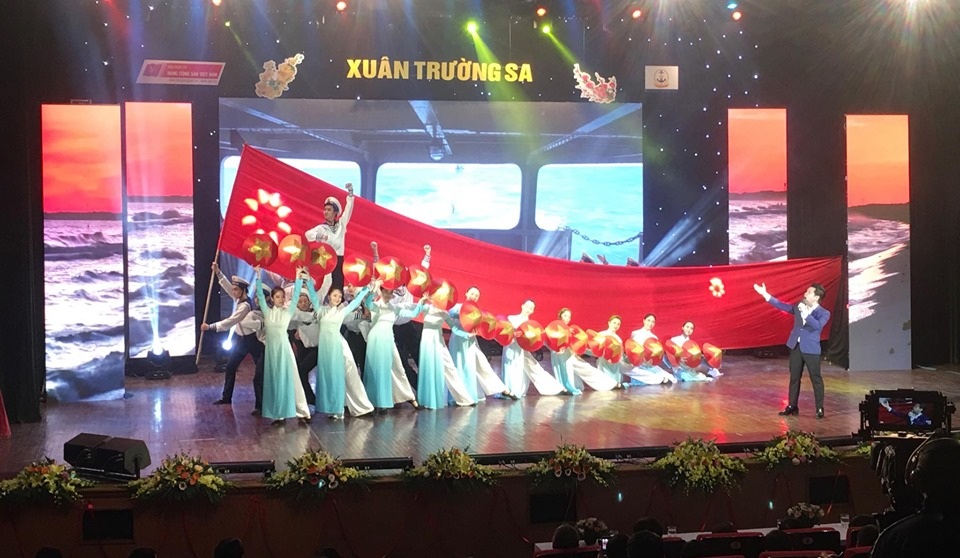 Xuân Trường Sa - Chương trình nghệ thuật ý nghĩa với quân, dân Trường Sa - 2 Xuân Trường Sa - Chương trình nghệ thuật ý nghĩa với quân, dân Trường Sa - 2