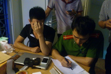 Hà Nội: Bắt hàng loạt công nghệ cờ bạc bịp rao bán trên mạng 