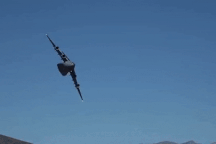 “Ngựa thồ” C-17 của Mỹ lách qua hẻm núi “Chiến tranh giữa các vì sao” ở tầm thấp