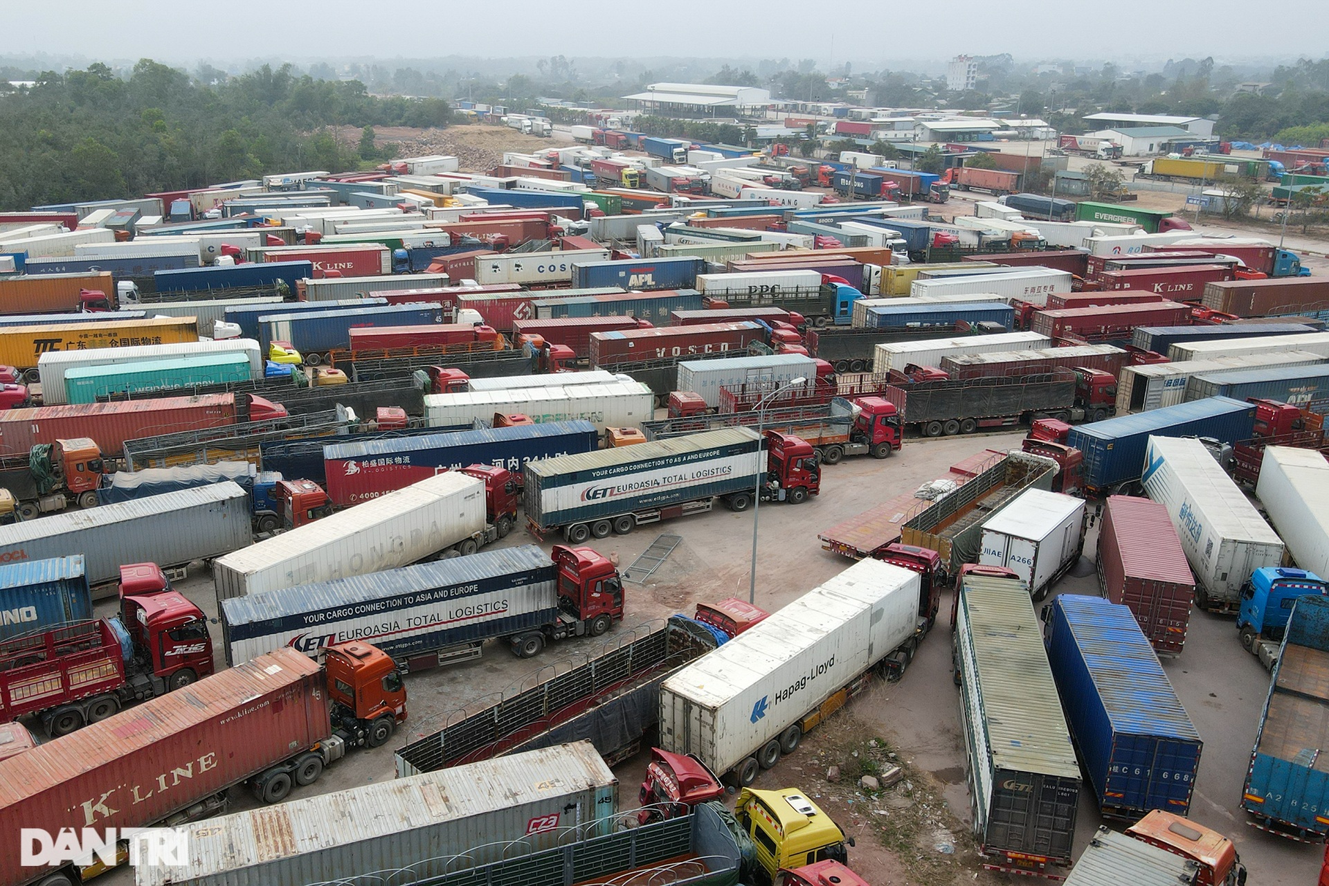 Hơn 1.400 container hàng hóa ùn tắc kỷ lục tại cửa khẩu Móng Cái dịp Tết - 7 Hơn 1.400 container hàng hóa ùn tắc kỷ lục tại cửa khẩu Móng Cái dịp Tết - 7