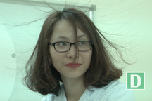 Thử tài khoa học: Lý giải hiện tượng tóc bị dựng ngược khi sờ vào quả cầu