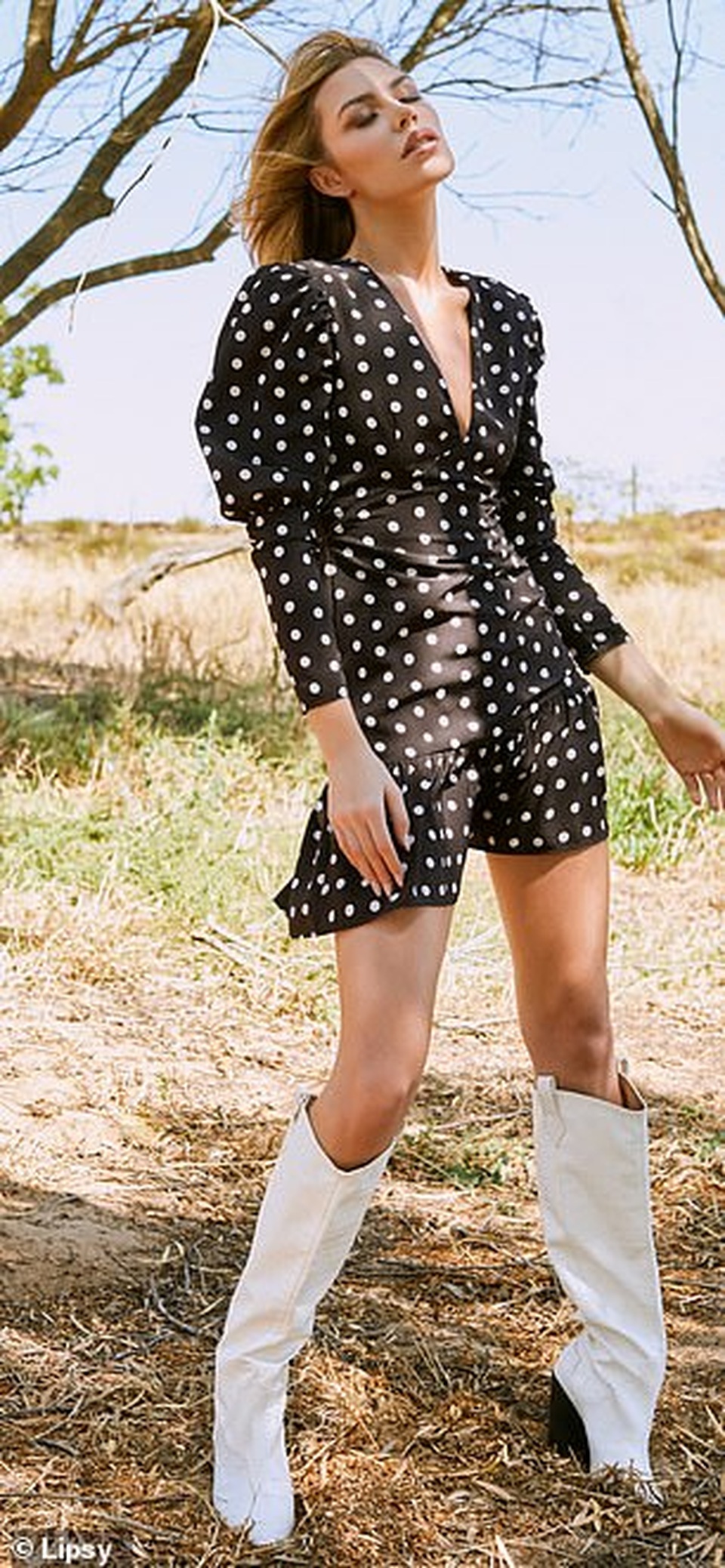 Abbey Clancy khoe chân dài miên man - 18