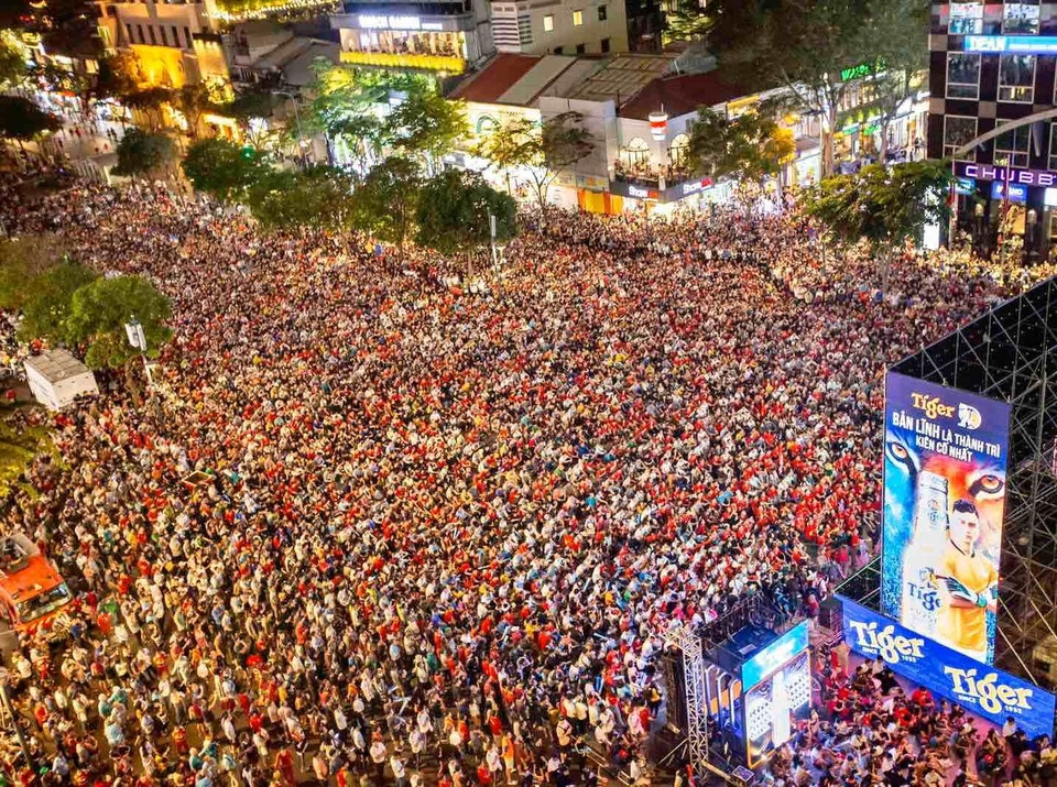 Chàng trai khiến phố Nguyễn Huệ “dậy sóng” cùng bàn thắng của tuyển Việt Nam - 1