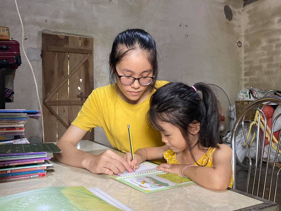Giấc mơ đại học có nguy cơ dang dở của nữ sinh nghèo rửa bát thuê - 2 Giấc mơ đại học có nguy cơ dang dở của nữ sinh nghèo rửa bát thuê - 2