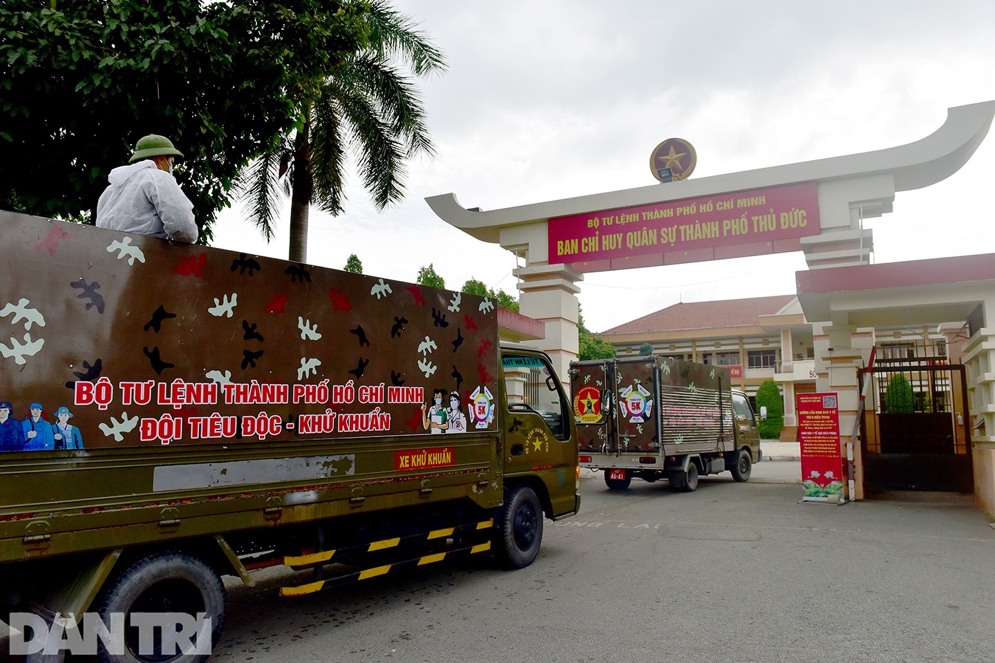 Xe đặc chủng phun khử khuẩn diện rộng toàn TPHCM - 13 Xe đặc chủng phun khử khuẩn diện rộng toàn TPHCM - 13