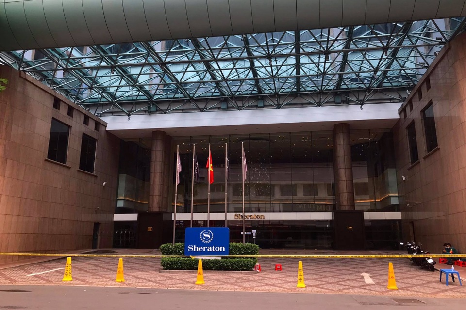 TPHCM phong tỏa khách sạn Sheraton vì phụ bếp dương tính với SARS-CoV-2 - 1 TPHCM phong tỏa khách sạn Sheraton vì phụ bếp dương tính với SARS-CoV-2 - 1