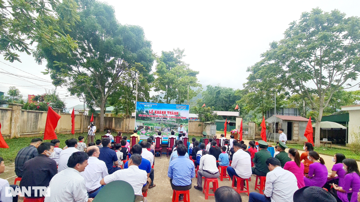 Khánh thành cầu Dân trí ở thung lũng khó khăn bậc nhất biên giới Việt - Lào - 12 Khánh thành cầu Dân trí ở thung lũng khó khăn bậc nhất biên giới Việt - Lào - 12