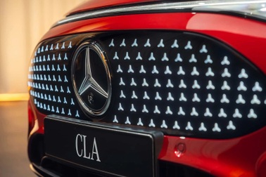 Không có chuyện Mercedes sẽ dùng động cơ BMW