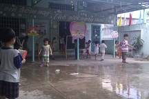 Đóng cửa trường mầm non cho trẻ ăn đồ ôi thiu