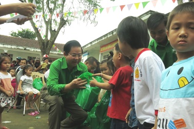 ​Hơn 9 tỷ đồng cứu trợ bà con vùng lũ