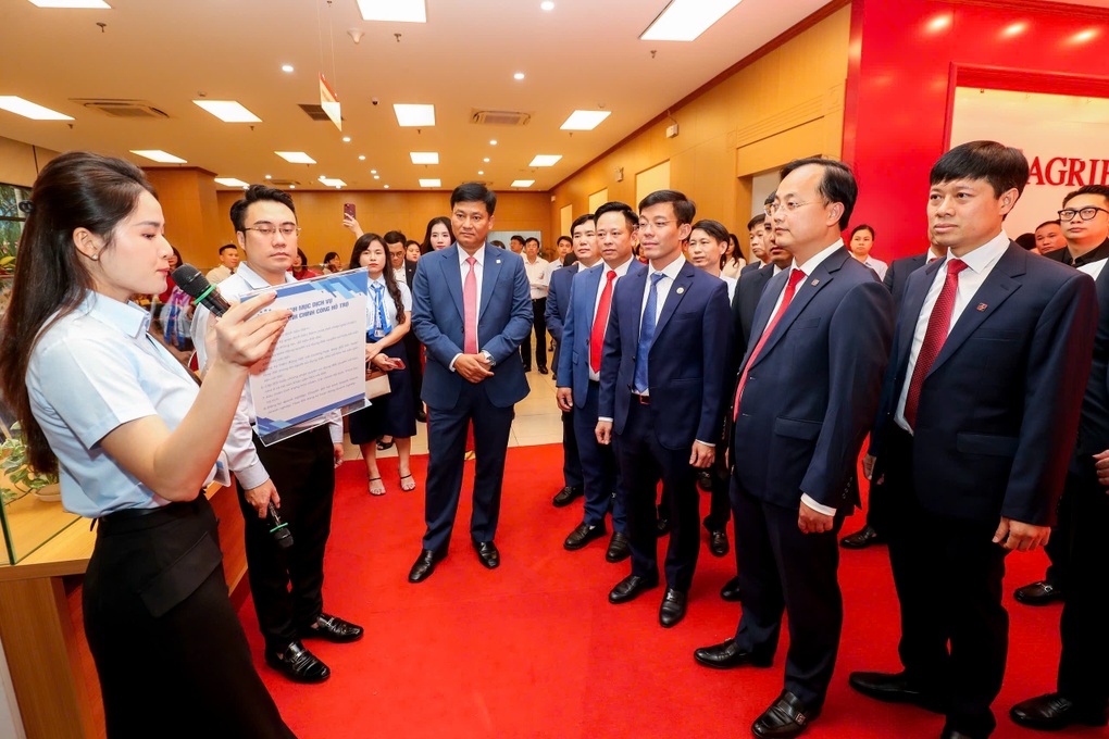 8 nhóm thủ tục hành chính có thể làm tại ngân hàng - 1 8 nhóm thủ tục hành chính có thể làm tại ngân hàng - 1