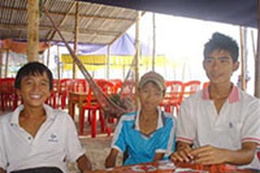 3 học sinh dũng cảm cứu 5 người khỏi chết đuối