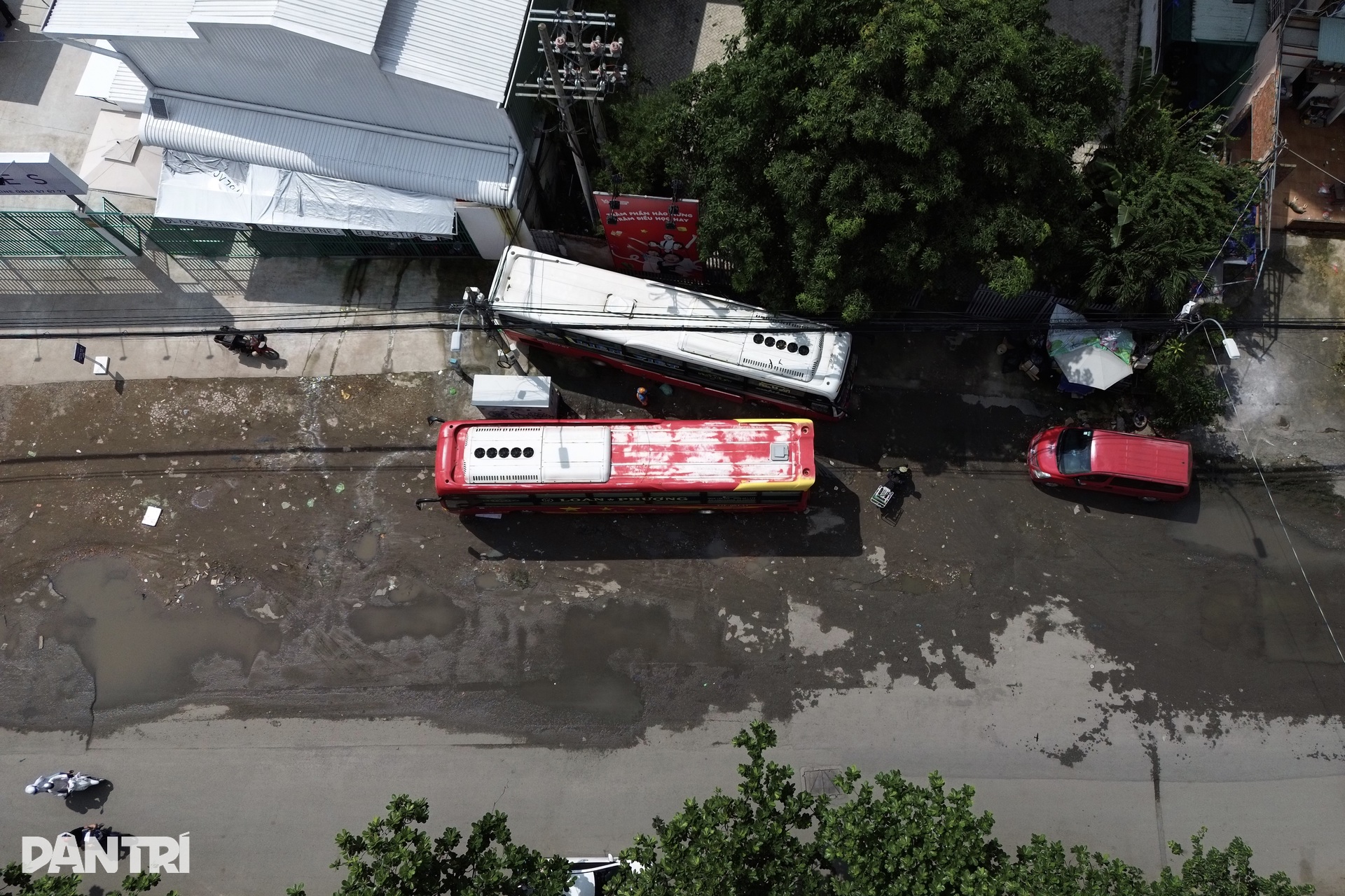 Tuyến đường được xem là điểm nóng về nạn xe dù, bến cóc ở TPHCM xuống cấp - 9 Tuyến đường được xem là điểm nóng về nạn xe dù, bến cóc ở TPHCM xuống cấp - 9