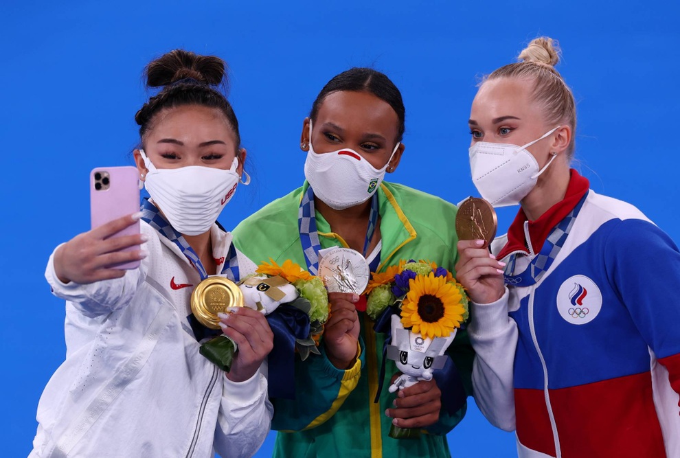 Vẻ duyên dáng của cô gái người HMông giành HCV Olympic - 10 Vẻ duyên dáng của cô gái người HMông giành HCV Olympic - 10