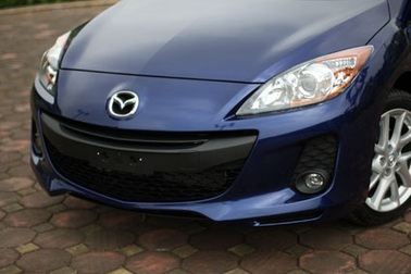 70 triệu đồng + Mazda3 CKD = Bản nhập khẩu