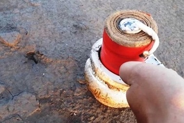 Đốt pháo bỏ vào chai thuỷ tinh, 5 người bị thương