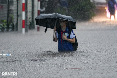 Ngập lụt, nhiều trường phản ứng chậm: Sở GD&ĐT Hà Nội nói gì?