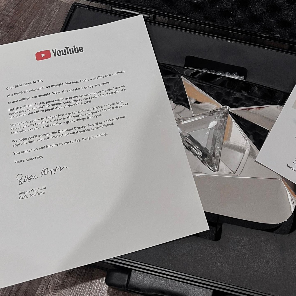 Sơn Tùng kiếm được bao nhiêu tiền từ kênh YouTube vừa đạt nút kim cương? - 3 Sơn Tùng kiếm được bao nhiêu tiền từ kênh YouTube vừa đạt nút kim cương? - 3