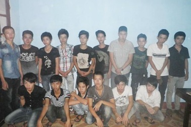 Đột kích quán karaoke, bắt hàng chục HS, SV “chơi” ma túy