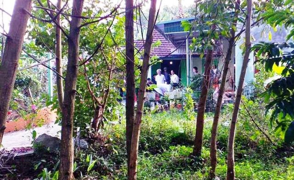 Người dân bàng hoàng phát hiện hai vợ chồng tử vong tại nhà riêng - 1 Người dân bàng hoàng phát hiện hai vợ chồng tử vong tại nhà riêng - 1