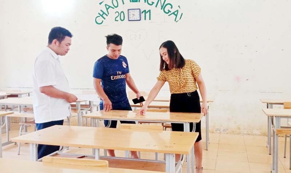 Hòa Bình: Chuẩn bị xuồng cao tốc chuyển đề thi khi thời tiết cực đoan - 2 Hòa Bình: Chuẩn bị xuồng cao tốc chuyển đề thi khi thời tiết cực đoan - 2