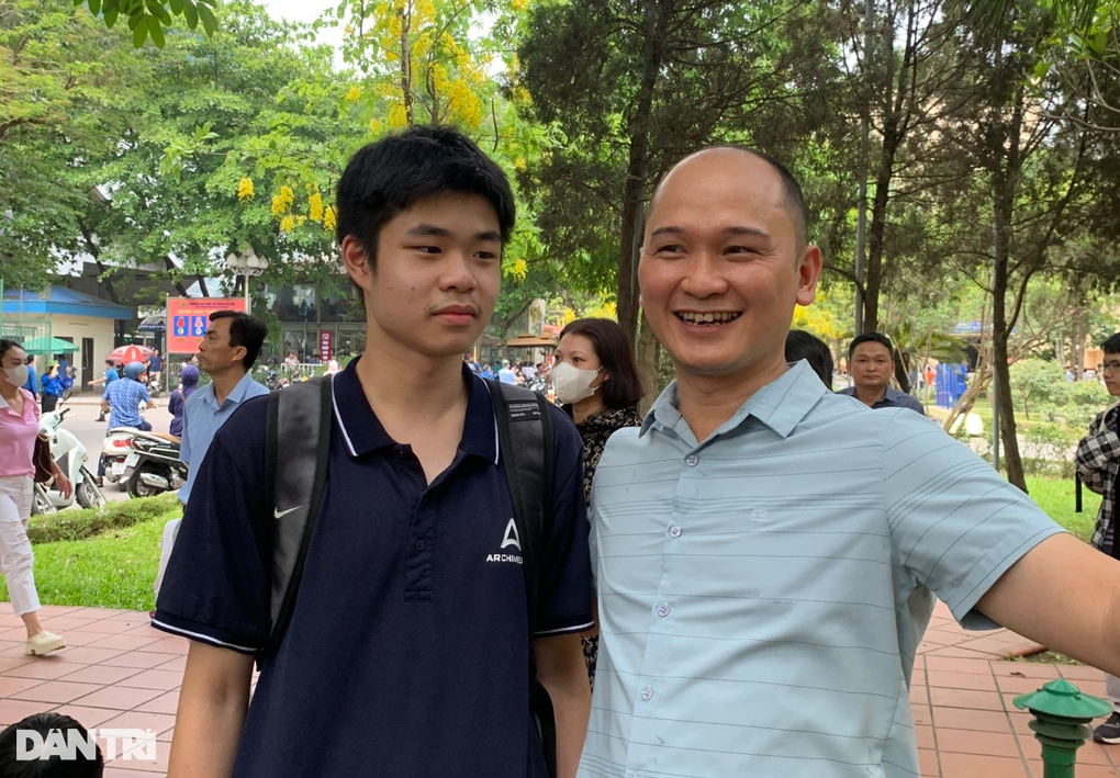 Chiếc lược ngà vào đề thi văn lớp 10 Trường THPT Chuyên Đại học Sư phạm - 1 Chiếc lược ngà vào đề thi văn lớp 10 Trường THPT Chuyên Đại học Sư phạm - 1