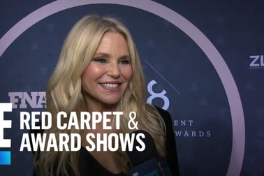 Christie Brinkley tươi trẻ trên thảm đỏ