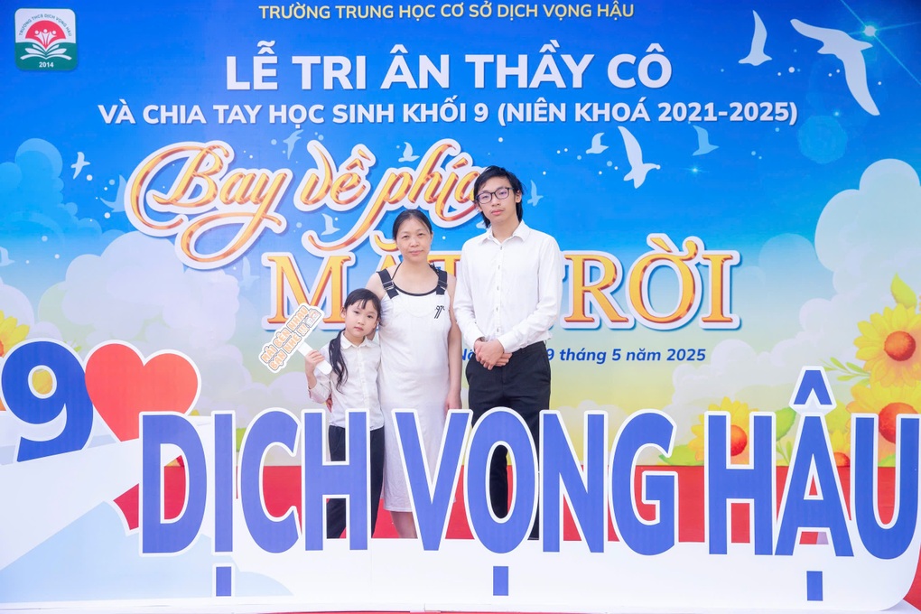 Chuyện bất ngờ sau hình ảnh nam sinh dắt em gái đến trường thi - 2 Chuyện bất ngờ sau hình ảnh nam sinh dắt em gái đến trường thi - 2