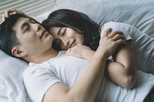 Tôi đứng chết lặng giữa nhà khi vợ hỏi: “Anh còn nhớ tên em không?"