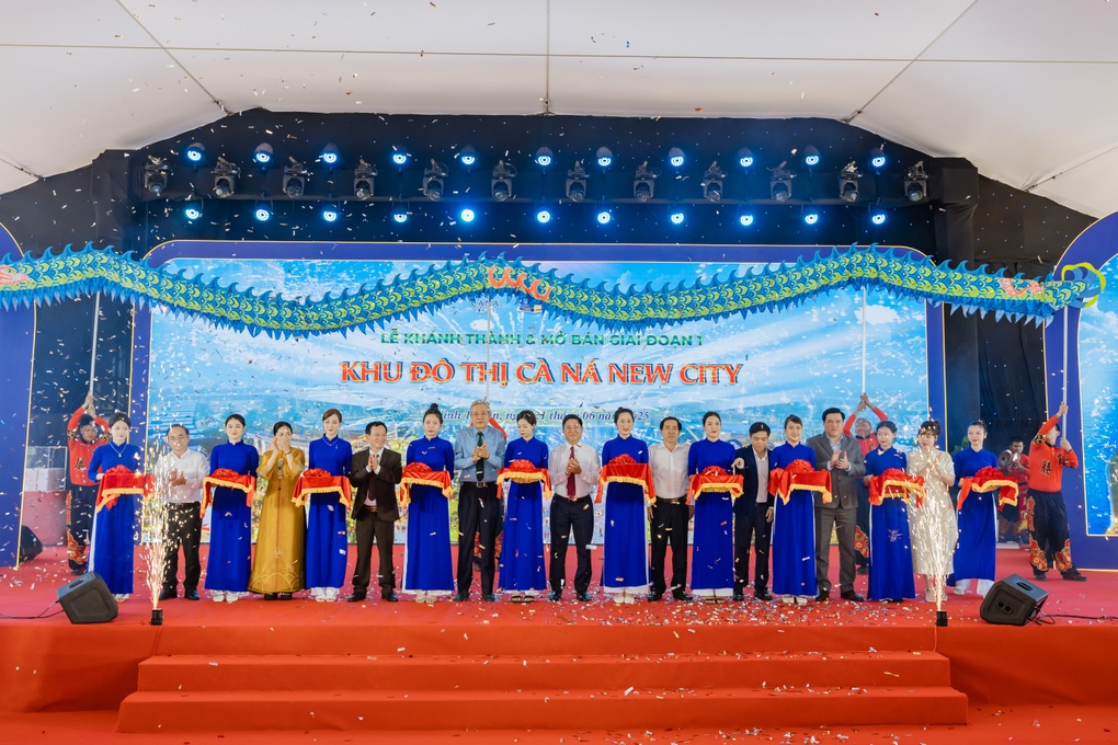 Hàng trăm khách tham dự lễ mở bán, khánh thành giai đoạn 1 Cà Ná New City - 1 Hàng trăm khách tham dự lễ mở bán, khánh thành giai đoạn 1 Cà Ná New City