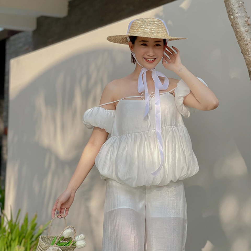 Hot girl Hà thành đốt cháy mùa hè bằng loạt ảnh diện bikini nóng bỏng - 18 Hot girl Hà thành đốt cháy mùa hè bằng loạt ảnh diện bikini nóng bỏng - 18