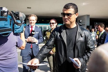 Cảm động với hành trình cứu rỗi người anh nghiện ngập của C.Ronaldo