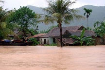 Hàng vạn học sinh Hà Tĩnh phải nghỉ học do mưa lũ 