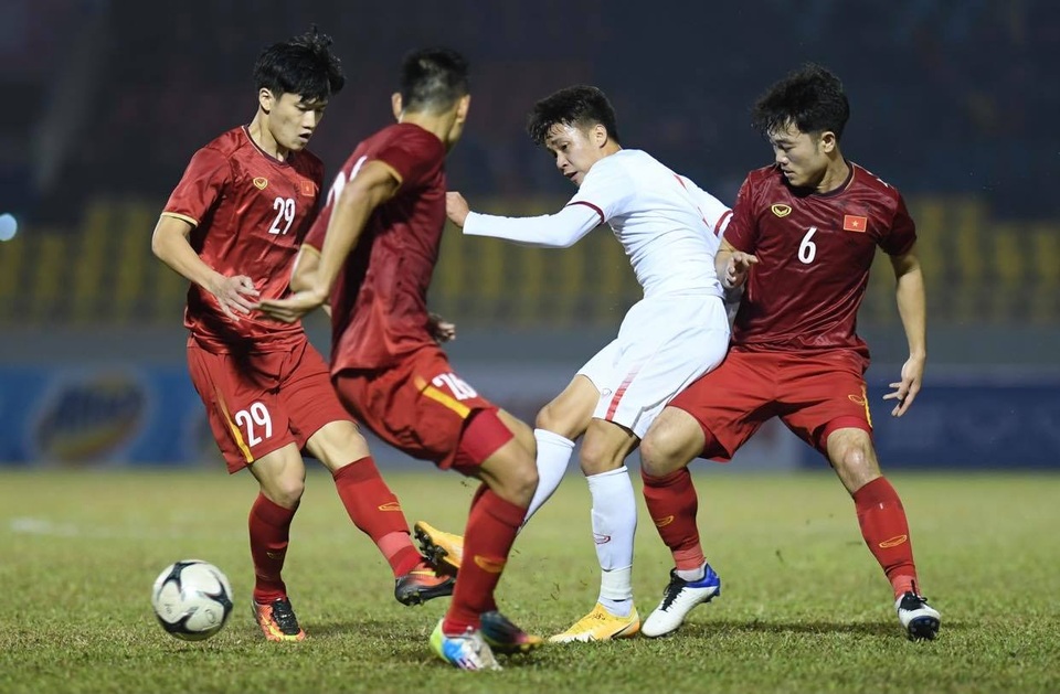 Tuyển Việt Nam 3-2 U22 Việt Nam: Văn Quyết, Đức Chinh ghi bàn - 1 Tuyển Việt Nam 3-2 U22 Việt Nam: Văn Quyết, Đức Chinh ghi bàn - 1