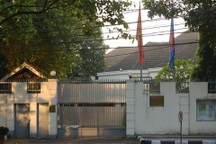 Người Việt tại Indonesia muốn về nước phải nhanh chóng tới Jakarta