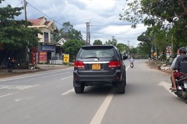 Taxi truyền thống muốn đổi biển số màu vàng cho các xe như Grab