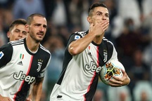 Không C.Ronaldo, Juventus có thể vùi dập “tí hon”?