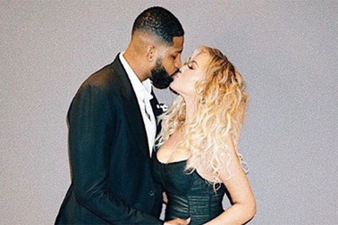 Khloe đặt tên con là "Sự Thật"