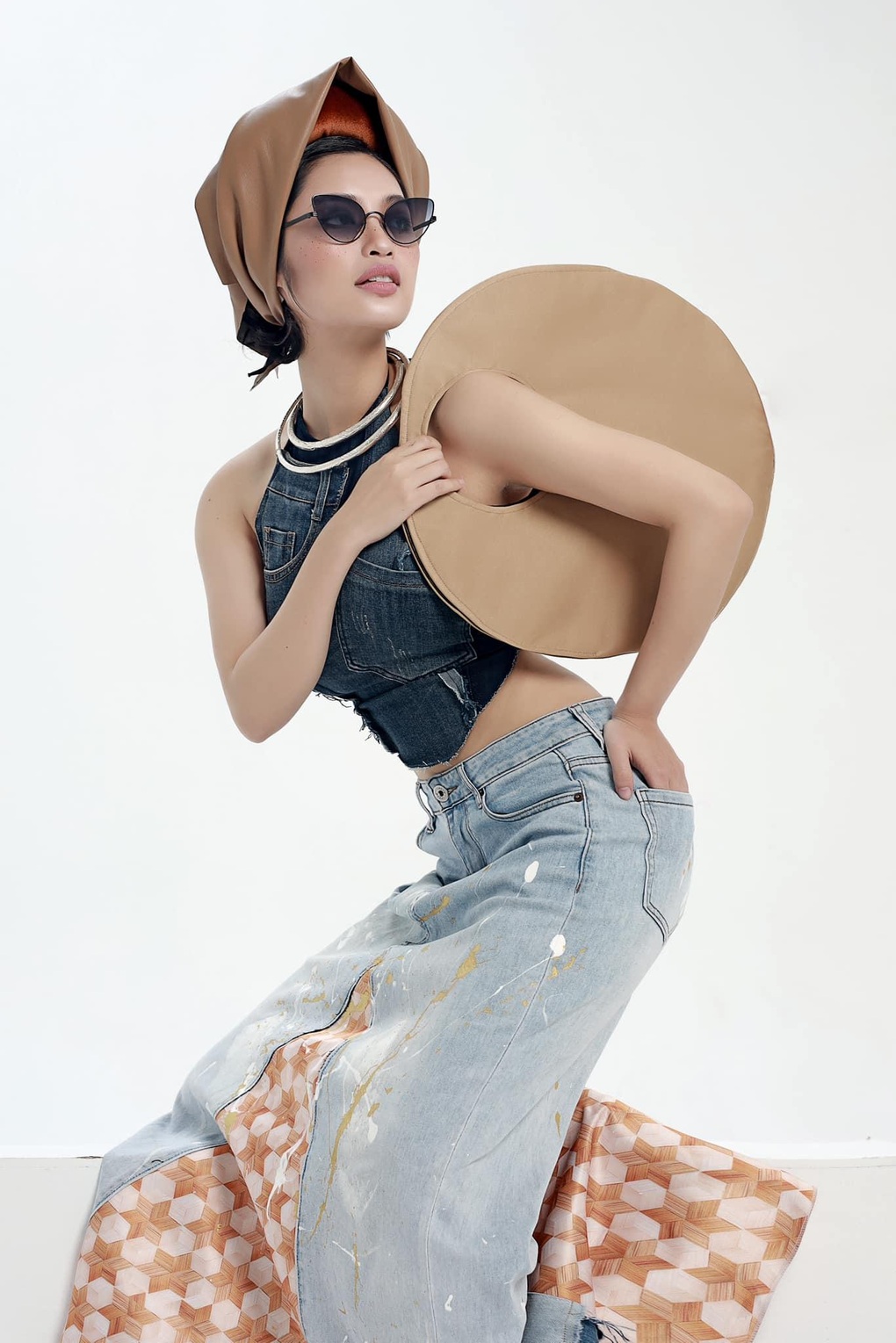 Hoa hậu Nông Thúy Hằng bức xúc khi bị đồn phải gánh nợ cho anh trai - 2 Hoa hậu Nông Thúy Hằng bức xúc khi bị đồn phải gánh nợ cho anh trai - 2