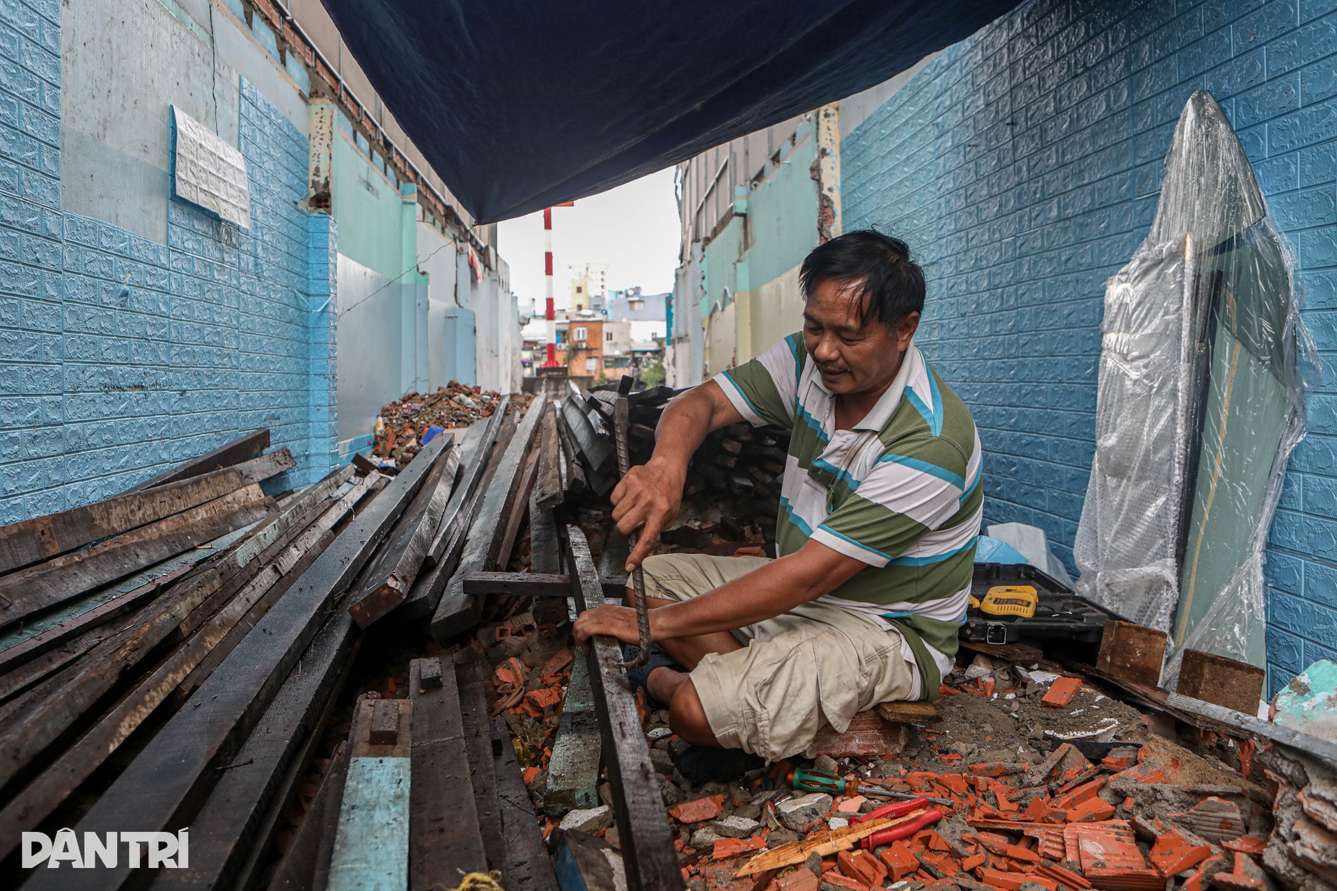 Người dân ven kênh Đôi dỡ nhà, giao mặt bằng cho dự án 7.300 tỷ đồng - 9 Người dân ven kênh Đôi dỡ nhà, giao mặt bằng cho dự án 7.300 tỷ đồng - 9