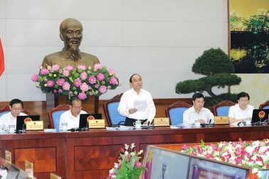 Thủ tướng phê bình cán bộ chính quyền gây tai tiếng cho bộ máy