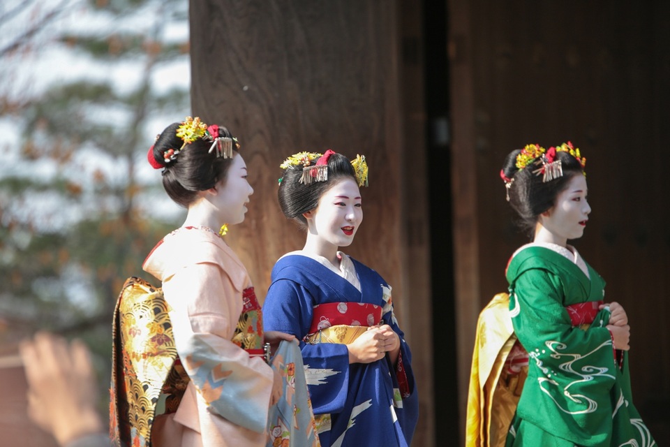 Trải nghiệm mặc kimono, trang điểm như một maiko thứ thiệt - 1 Trải nghiệm mặc kimono, trang điểm như một maiko thứ thiệt - 1