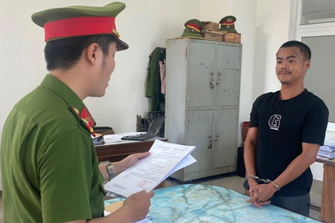 Người phụ nữ chuyển nhầm 300 triệu đồng sau khi xem bói qua mạng