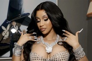 Thói quen khoe kim cương của Cardi B và bí quyết làm giàu