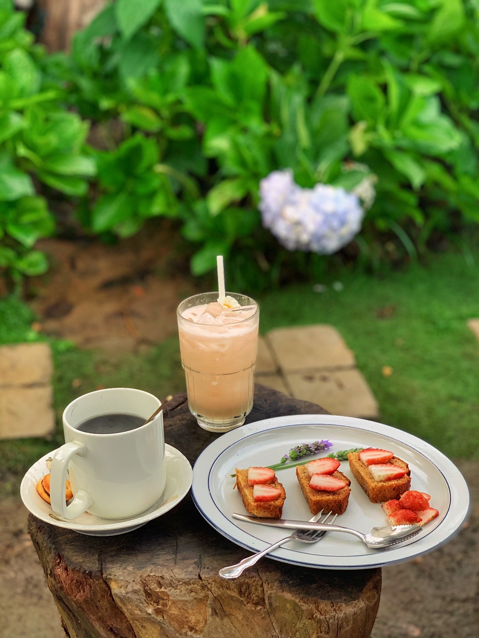 Quán cà phê đẹp như khu vườn thu nhỏ, nhiều góc sống ảo mê ly ở Đà Lạt - 9 Quán cà phê đẹp như khu vườn thu nhỏ, nhiều góc sống ảo mê ly ở Đà Lạt - 9