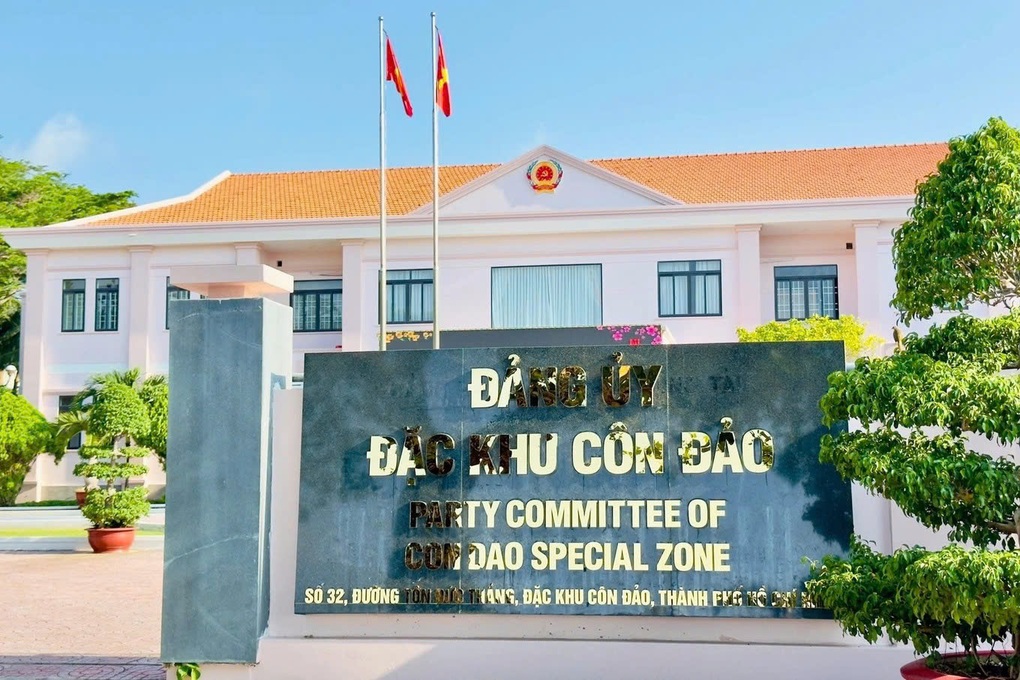 Tôn vinh lịch sử và văn hóa đọc tại Hội sách Huyền thoại Côn Đảo - 1 Tôn vinh lịch sử và văn hóa đọc tại Hội sách Huyền thoại Côn Đảo - 1