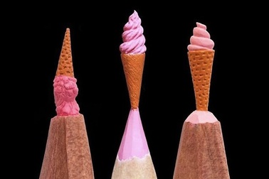 Những tác phẩm điêu khắc bé bằng đầu bút chì có giá 60 triệu đồng